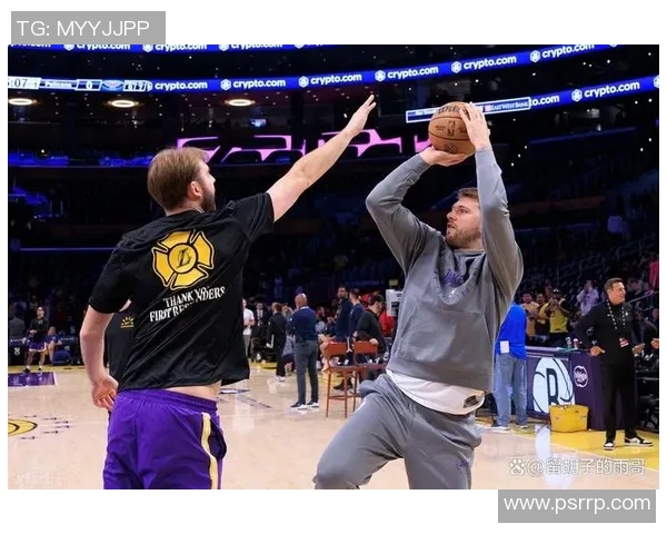 尼克斯与湖人经典对决全场录像回放精彩瞬间解析